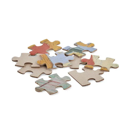 Puzzle de 150 de piese din lemn cu sectiuni vopsite in tonuri pamantii si texturi subtile