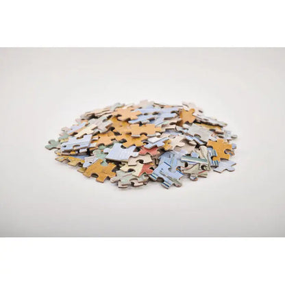 Puzzle de 150 de piese cu piese din carton interconectabile in tonuri pamantii si pastel