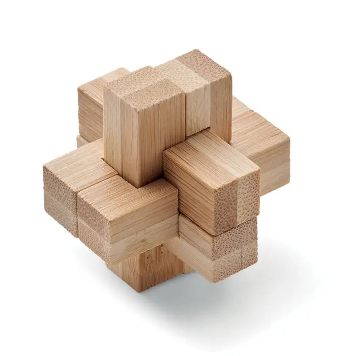 Puzzle de creier din bambus cub din lemn de bambus maro deschis cu design intercalat in forma de cruce