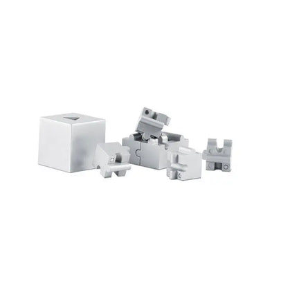 Cub puzzle metalic 3d alb din metal cu piese interconectate pentru asamblare si decor
