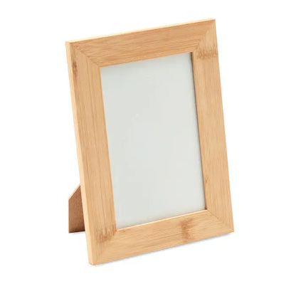 Rama foto din bambus din lemn natural deschis cu design dreptunghiular simplu si suport mic la spate