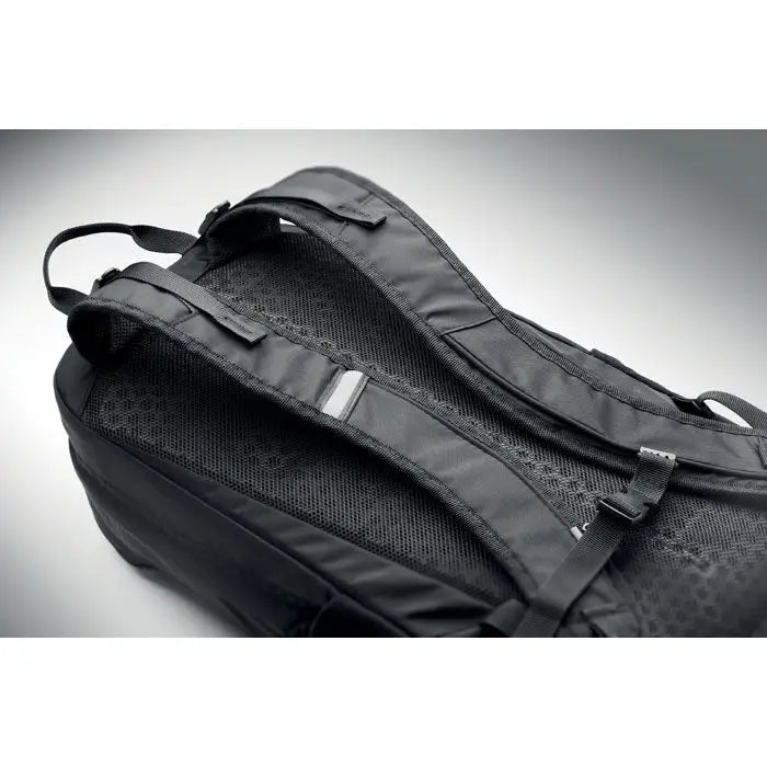 Rucsac de drumetie 18l negru cu spate din plasa, bretele reglabile si design minimalist