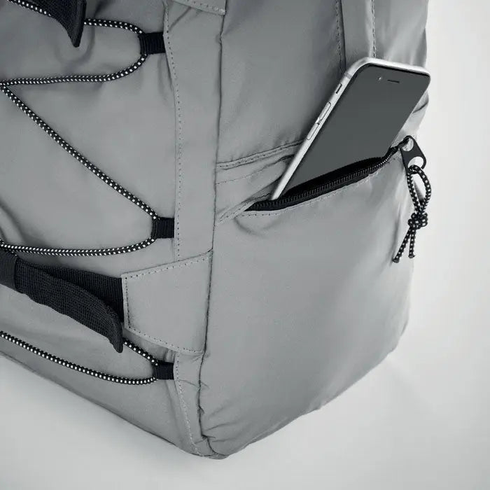 Rucsac înalt reflectorizant 190t din nylon gri cu bretele negre din webbing și fermoare negre