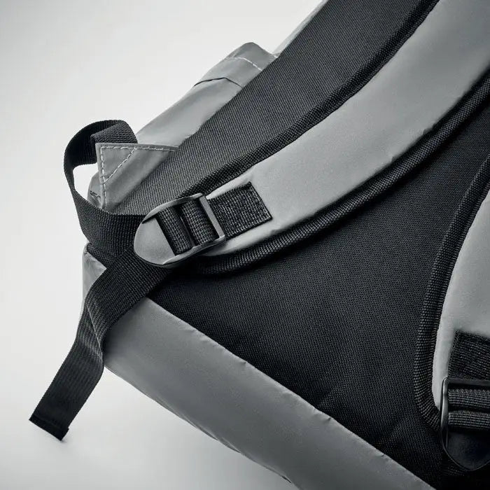 Rucsac inalt reflectorizant 190T negru si gri din nylon cu catarama rezistenta pentru drumetii