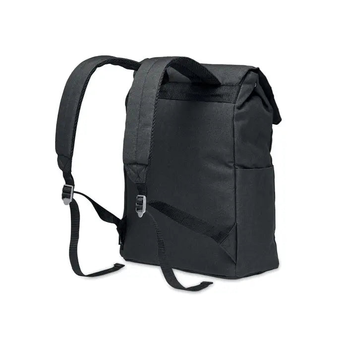 Rucsac pentru laptop 600d rpet negru cu clapeta rulabila si bretele reglabile cu catarame metalice argintii