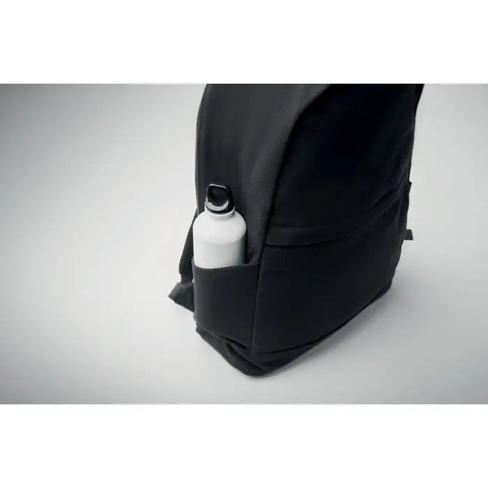 Rucsac pentru laptop de 15 inchi negru din panza cu sticla alba de apa in buzunar lateral