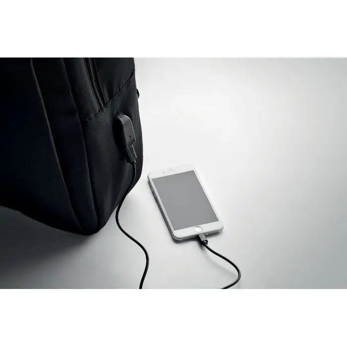 Rucsac pentru laptop negru din 300d rpet cu port usb integrat si detaliu fermoar, vedere din spate