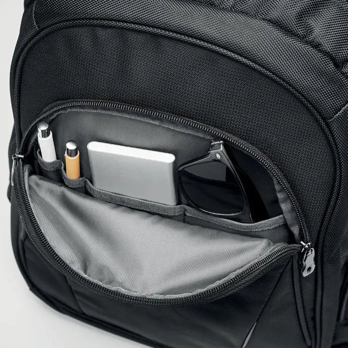 Rucsac pentru laptop negru din nylon texturat cu interior gri si compartimente organizate pentru power bank si accesorii