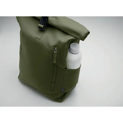 Rucsac roll top olive green din panza de 390 gr/m² cu buzunar frontal cu fermoar si sticla de apa alba