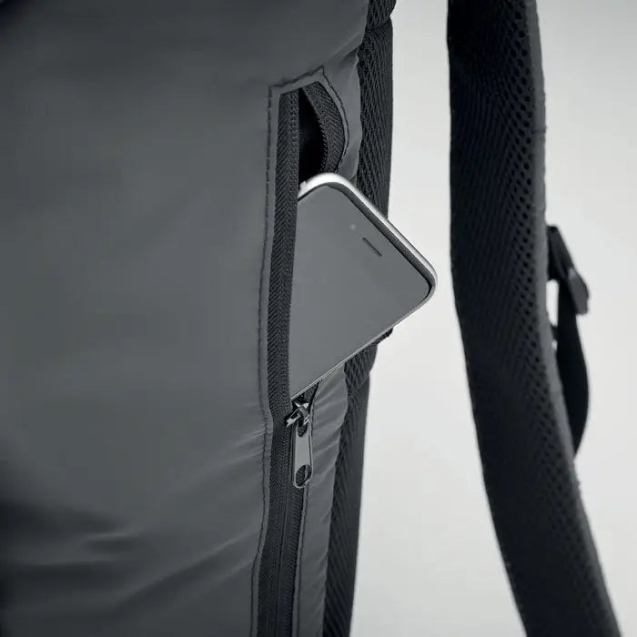Rucsac stralucitor 190T gri din nailon cu buzunar lateral cu fermoar ce tine un smartphone argintiu