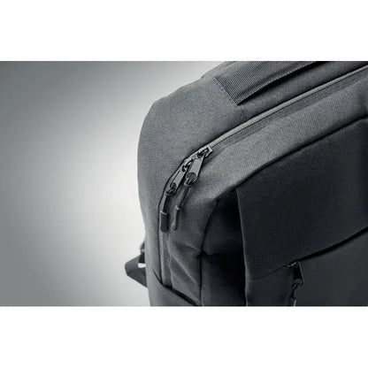Rucsac subtire pentru laptop de 15 inchi din material texturat gri inchis cu fermoare si taburi negre