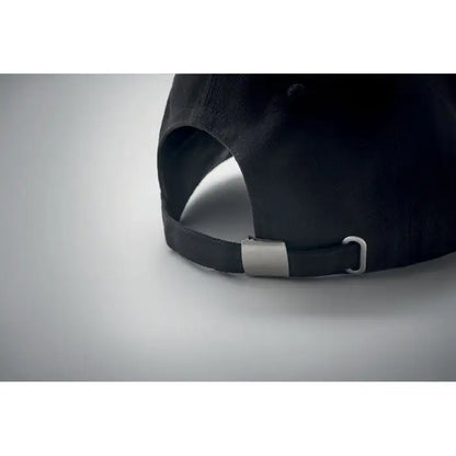 Sapca de baseball cu 5 panouri neagra cu catarama metalica argintie pentru ajustare pe partea din spate