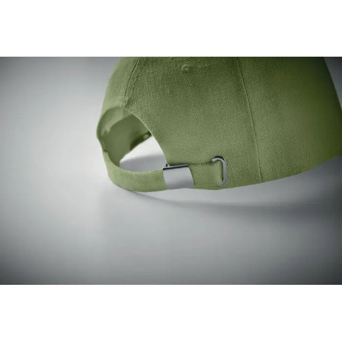 Sapca de baseball din canepa 370 gr/m² olive verde cu curea ajustabila din metal argintiu vazuta din spate