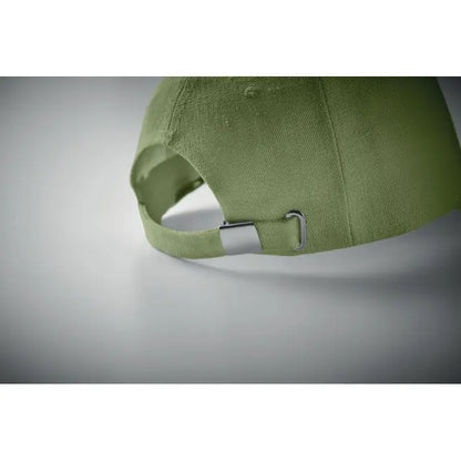 Sapca de baseball din canepa 370 gr/m² olive verde cu curea ajustabila din metal argintiu vazuta din spate