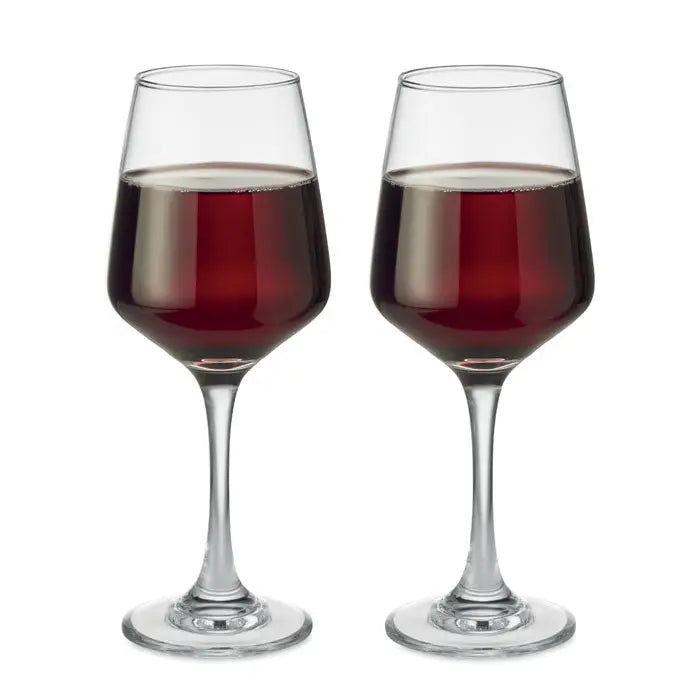 Set 2 pahare de vin din sticla transparenta pline cu lichid rosu intens pentru vin rosu