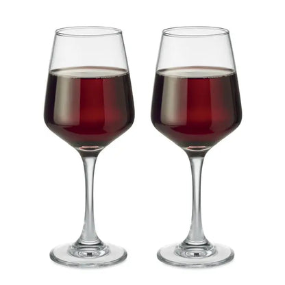 Set 2 pahare de vin din sticla transparenta pline cu lichid rosu intens pentru vin rosu