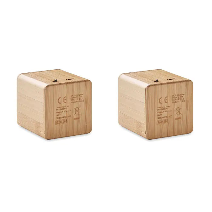 Două încărcătoare usb cubice cu finisaj bambus și textură naturală de lemn set boxe wireless bamboo