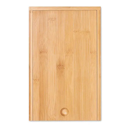 Tocator de bambus maro deschis cu model subtil de lemn si buton rotund pentru set branza si vin