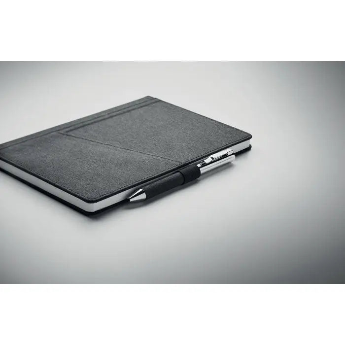 Set cadou 3 piese cu notebook texturat negru si pix argintiu ideal pentru notite si cadouri elegante