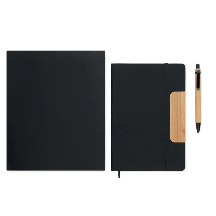 Set caiet A5 rpet negru cu panou accent bamboo si pix asortat pentru notite ecologice