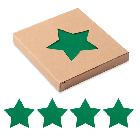 Set de patru coasters din pasla rpet cu cutout verde in forma de stea si patru stele verzi suplimentare