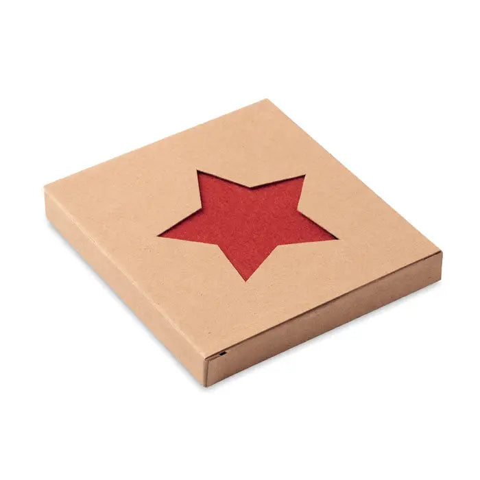 Set coaster din pasla rpet 4 cutie patrata maro cu decupaj rosu in forma de stea pe partea superioara
