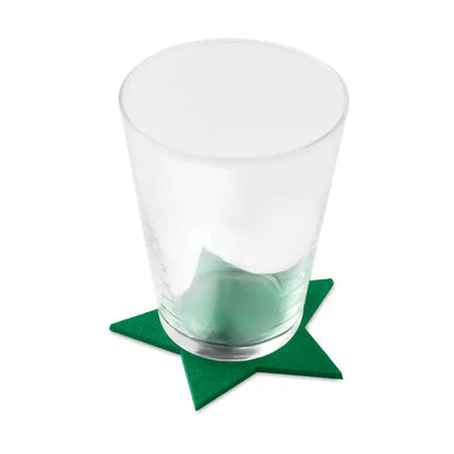 Set coaster din pasla rpet 4 cu pahar clar pe suport verde in forma de stea din material reciclat