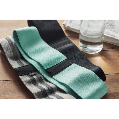 Set de 3 benzi de fitness in husa in culorile verde menta, negru si gri cu modele dungi pentru antrenament