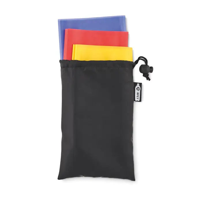 Set de 3 benzi de fitness tpe în culori albastre, roșii, galbene și o a patra parțial vizibilă în sac de depozitare negru cu șnur