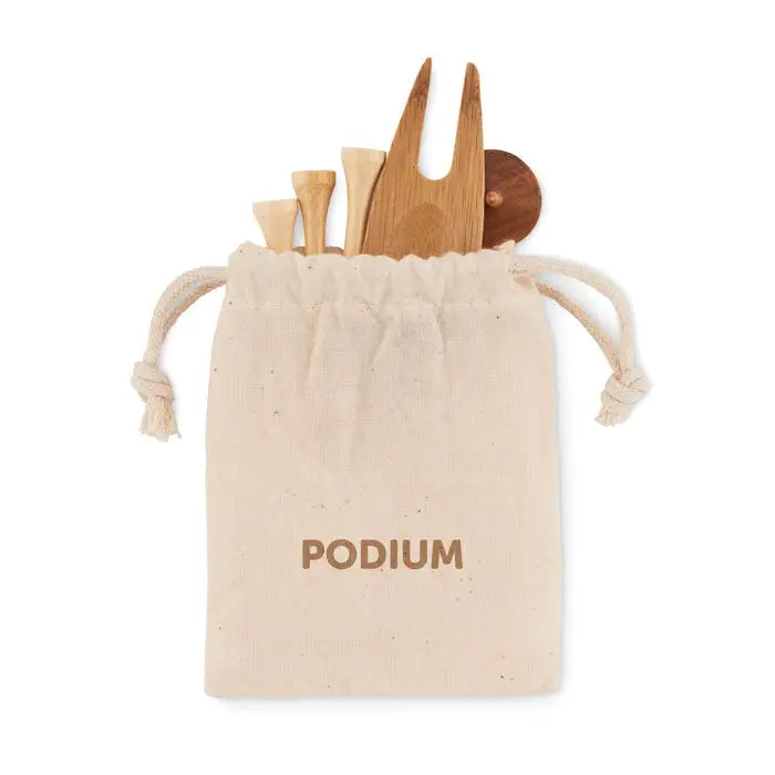 Set de accesorii de golf în husă bej din bumbac cu snur și podium imprimat, conținând accesorii din lemn