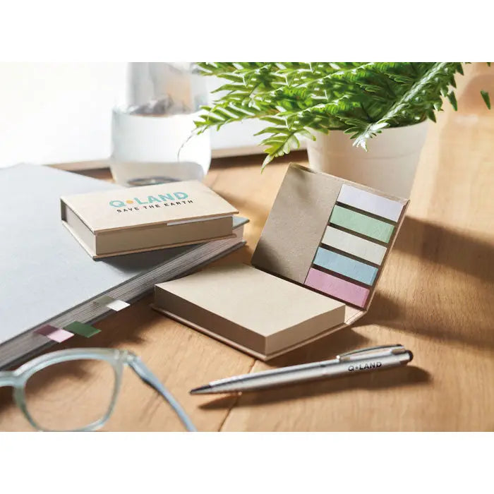 Set de bloc-note reciclate cu notițe autoadezive bej și file colorate dungi pentru organizare eficientă