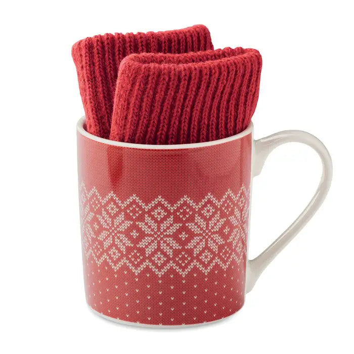 Set de cani si manusi cadou de iarna cu cana ceramica rosie cu model nordic si sosete rosii striate pliabile