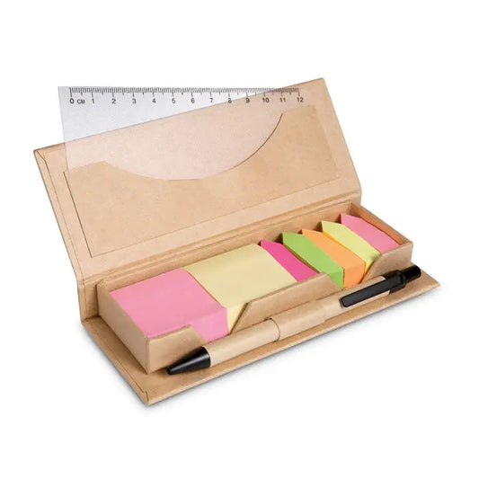 Set de note lipicioase reciclate colorate si stilou negru organizate intr-un suport de birou din hartie kraft maro