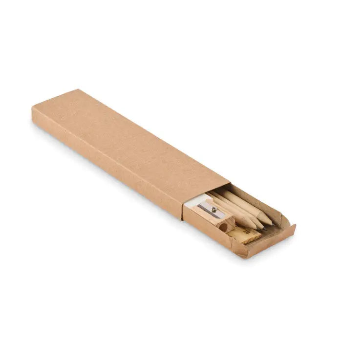 Set de papetarie cutie de hartie cu creioane din lemn natural si ascutitoare incorporata in cutie maro simpla
