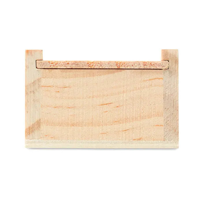 Set de papetarie în cutie de lemn deschis la culoare cu design rustic simplu și textură naturală evidentă