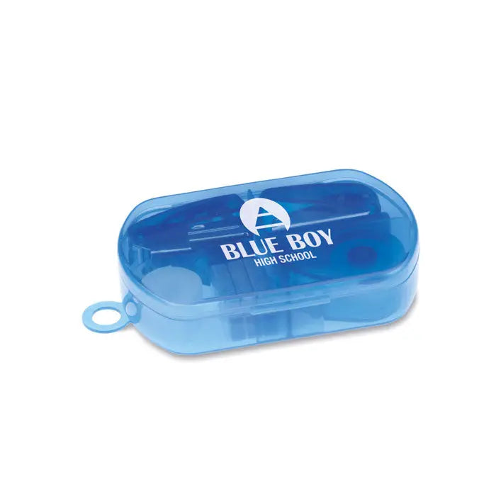 Set de papetarie in cutie de plastic cu penar transparent albastru marca blue boy high school si maner mic