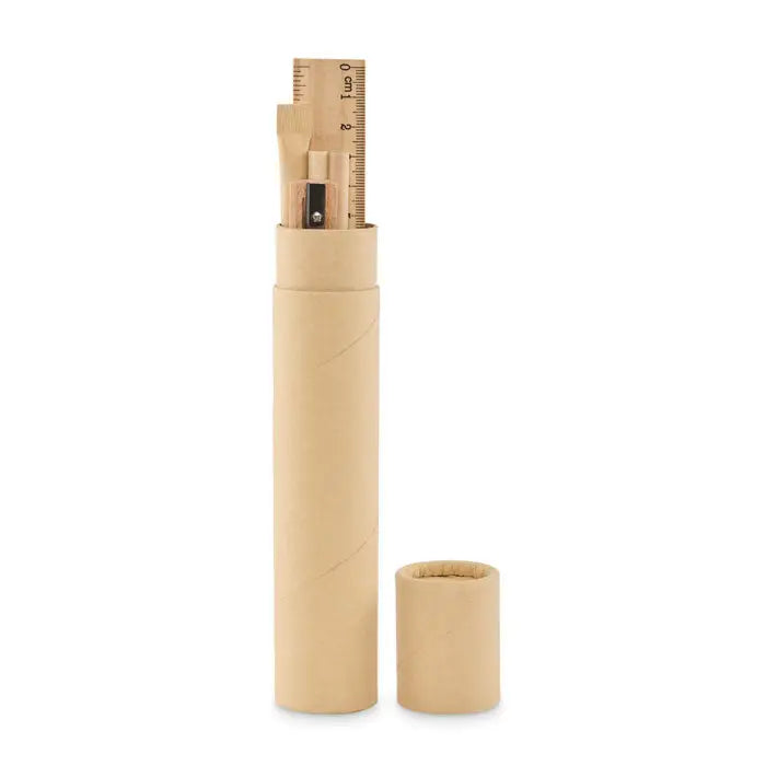 Set de papetarie tub de hartie bej cu rigla din lemn, ascutitoare si creioane pentru birou
