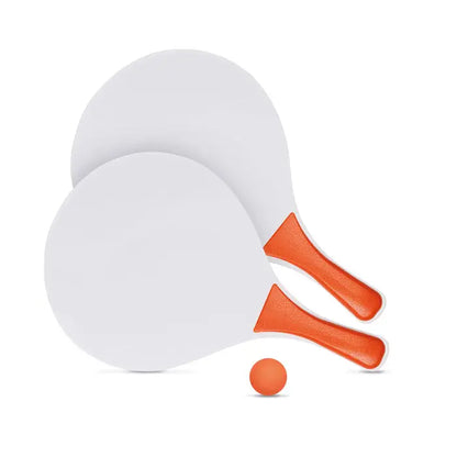 Set de tenis de plaja cu palete albe si manere portocalii texturate si mingea portocalie aferenta