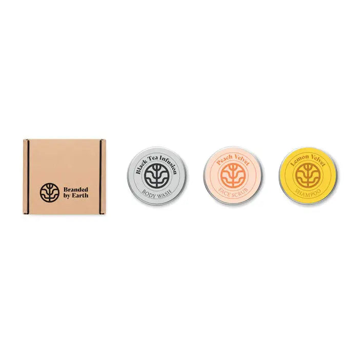 Set de voiaj cadou vegan cu trei recipiente circulare metalice pentru gel de dus, scrub fata si sampon in argintiu, piersica si galben