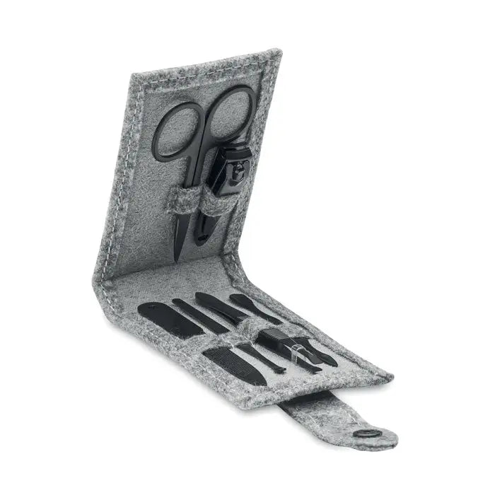 Set manichiura din fetru rpet gri cu unelte metalice negre inclusiv foarfece, cleste unghii si pense cuticule