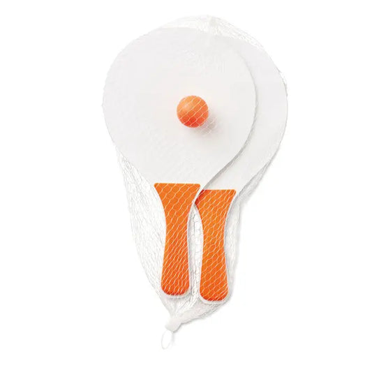 Set mic de tenis de plaja cu palete albe si portocalii si mingea portocalie in plasa transparenta