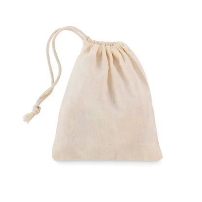 Set mini bowling din lemn de pin cu saculet beige din bumbac si snur asortat din sfoara