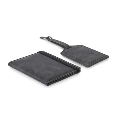 Set pasaport si eticheta pentru bagaje din piele neagra cu portofel compact si eticheta de bagaj cu catarama argintie