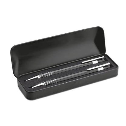 Set pix in cutie metalica cu creioane negre metalice cu accente argintii si grip texturat în carcasa dreptunghiulara eleganta
