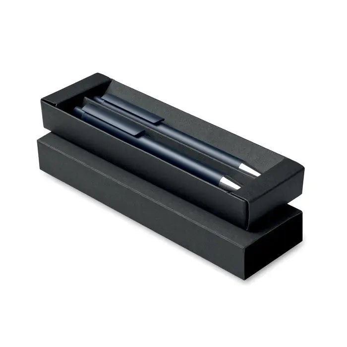 Set de pixuri din aluminiu reciclat albastru inchis cu varf argintiu prezentate intr-o cutie neagra minimalista