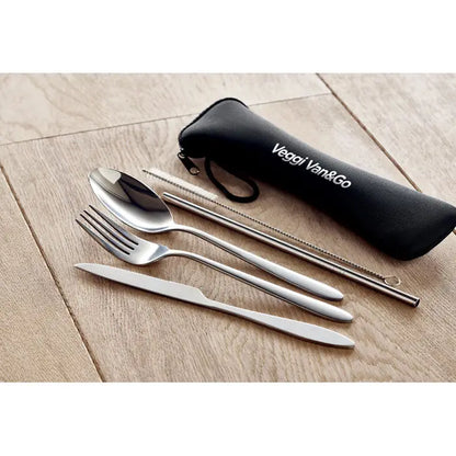 Set tacamuri din otel inoxidabil silver veggi van and go cu husa neagra de transport pentru calatorie