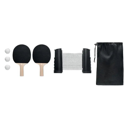 Set tenis de masa cu palete negre din lemn si trei mingi albe pentru joc de masa