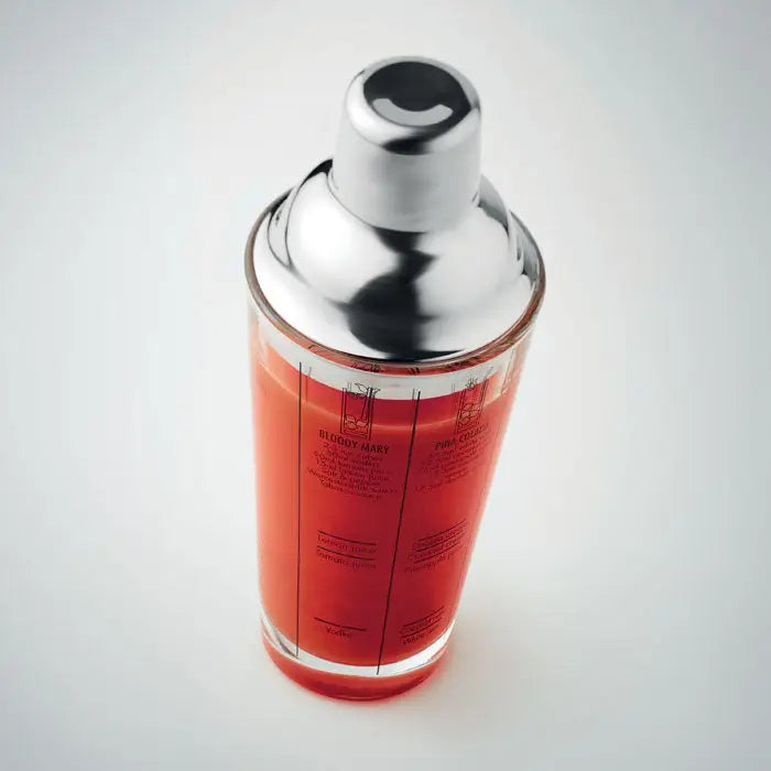 Shaker de cocktail din sticla 400 ml cu capac si baza din inox, transparent, umplut cu lichid rosu vibrant