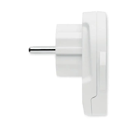 Adaptor de priză alb din plastic skross world to europe usb 12w cu pin cromat montat pe perete