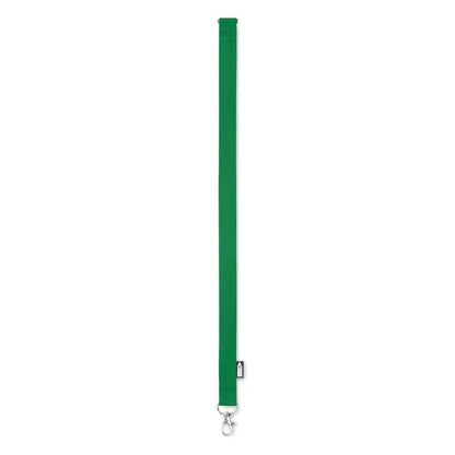 Snur din rpet 20 mm lanyard verde din material reciclat cu clema metalica argintie si eticheta mica la partea superioara